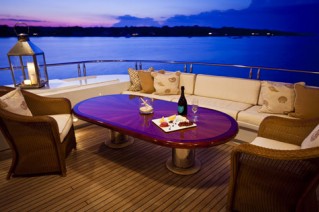 Encore - Skylounge aft deck